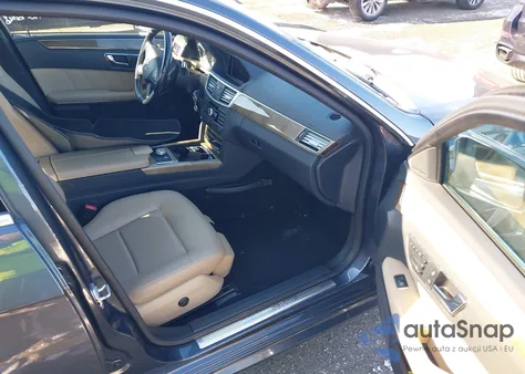 2011 Mercedes-Benz E 350 4Matic z USA, uszkodzony, nr VIN WDDHF8HBXBA326347